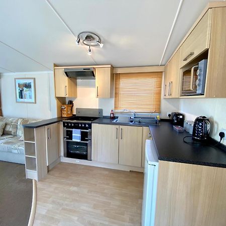 Elletson Park Wood Fired Hot Tubs, Caravans & Pods Pilling Екстериор снимка