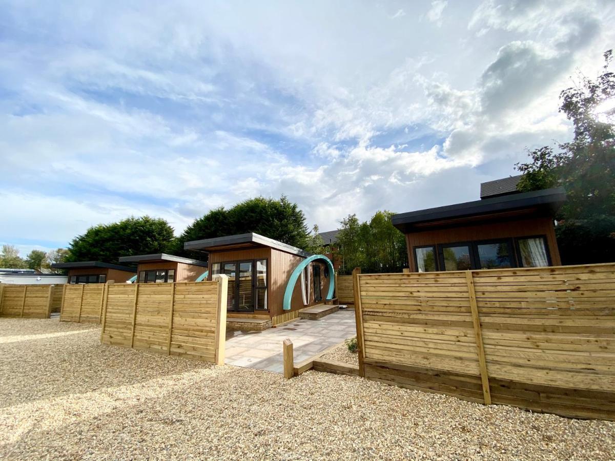 Elletson Park Wood Fired Hot Tubs, Caravans & Pods Pilling Екстериор снимка