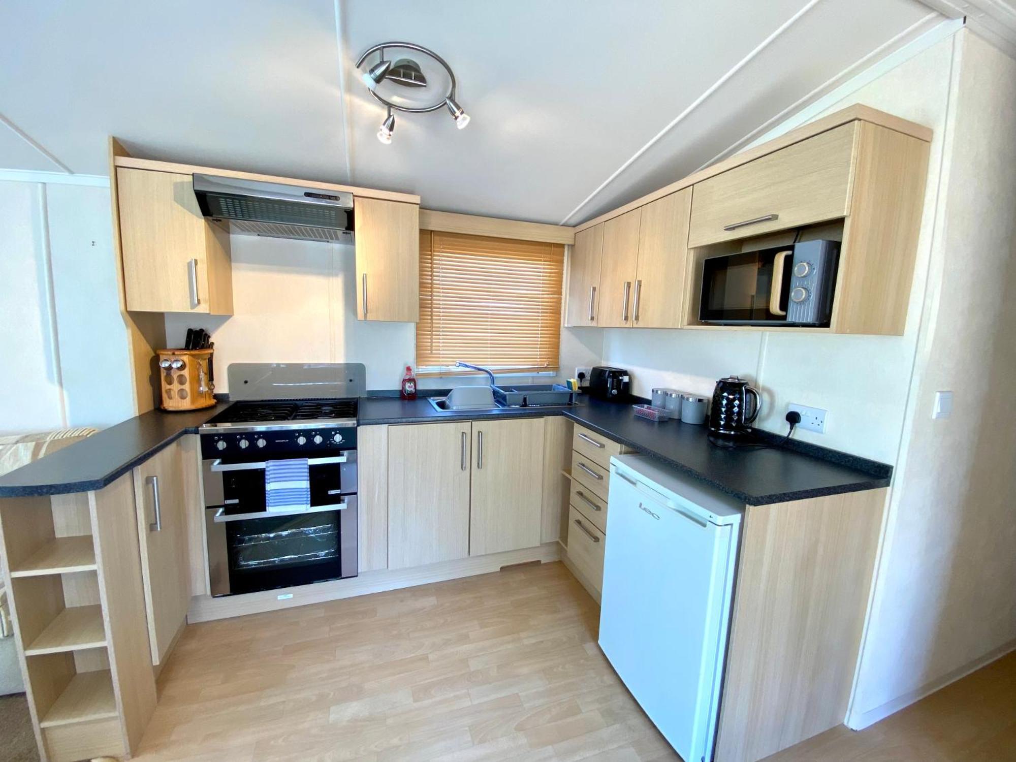 Elletson Park Wood Fired Hot Tubs, Caravans & Pods Pilling Екстериор снимка