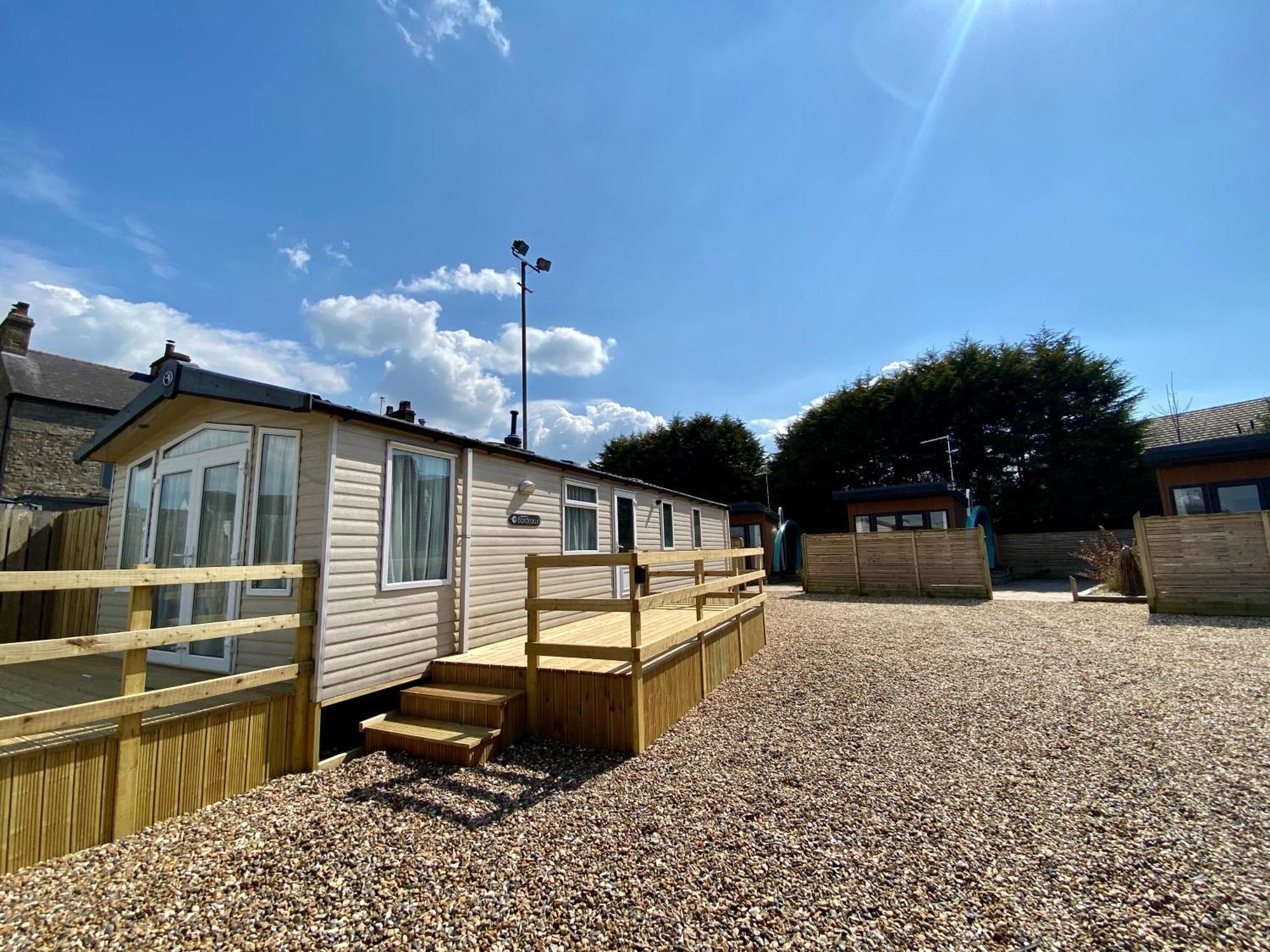 Elletson Park Wood Fired Hot Tubs, Caravans & Pods Pilling Екстериор снимка