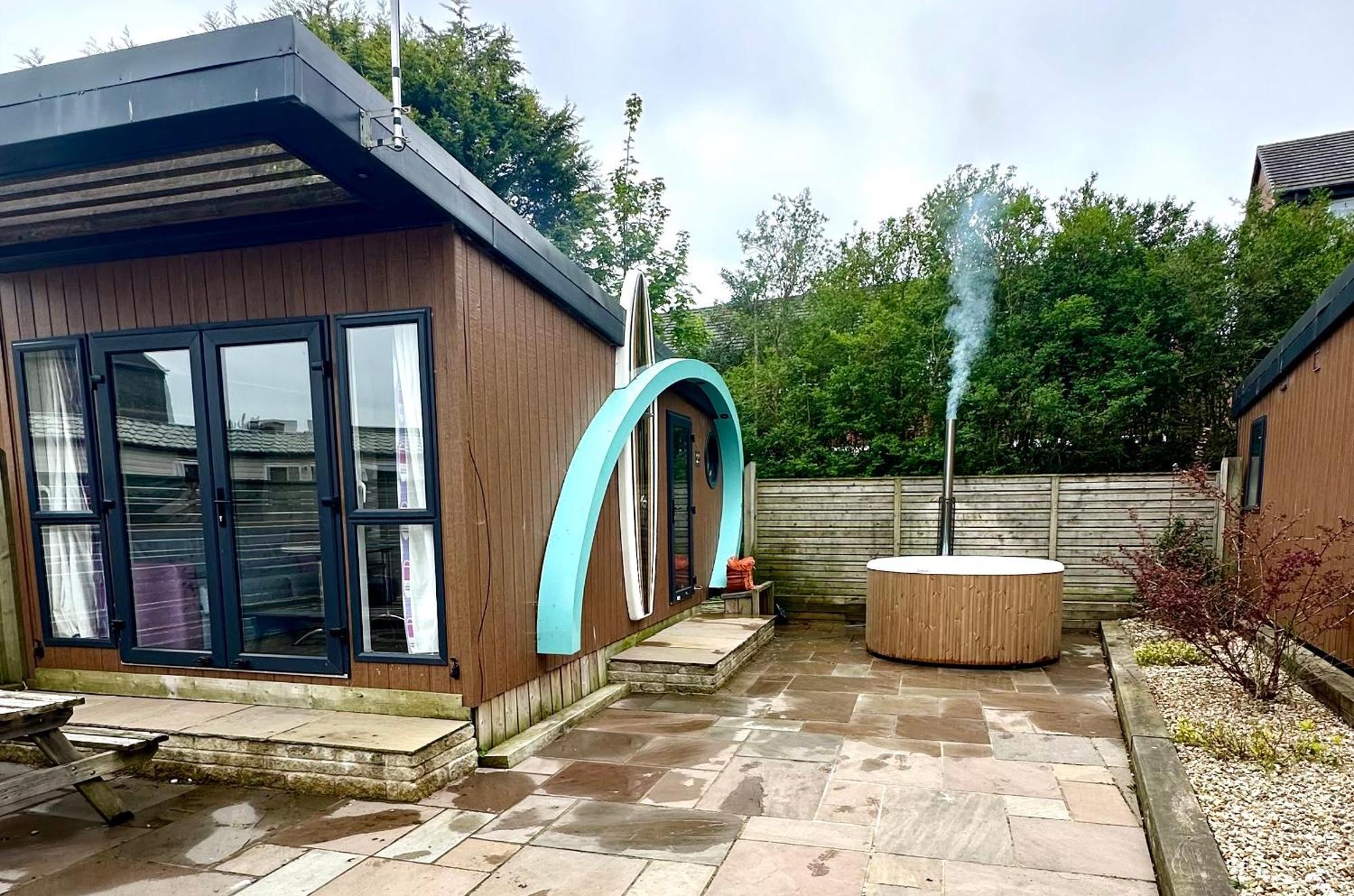 Elletson Park Wood Fired Hot Tubs, Caravans & Pods Pilling Екстериор снимка